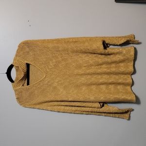 SWEATER SIZE MEDIUM